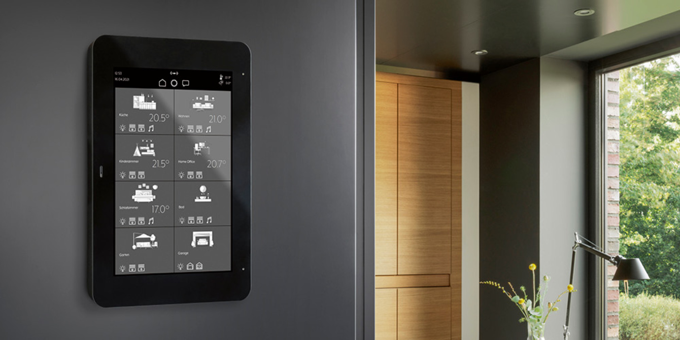 JUNG Smart Panel 8 bei M&B Elektrotechnik GmbH in Unterwellenborn OT Bucha